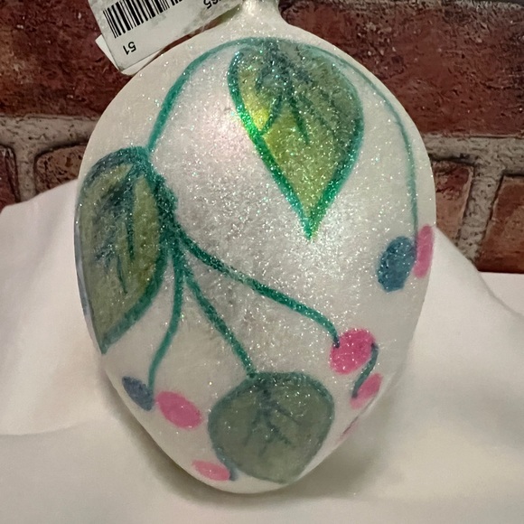 Neiman Marcus 2003 Christmas Ornament - Picture 3 of 5